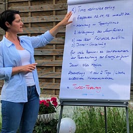 Sonja Fuchs beim Vortrag in der Alte Wurstküche in Duesseldorf