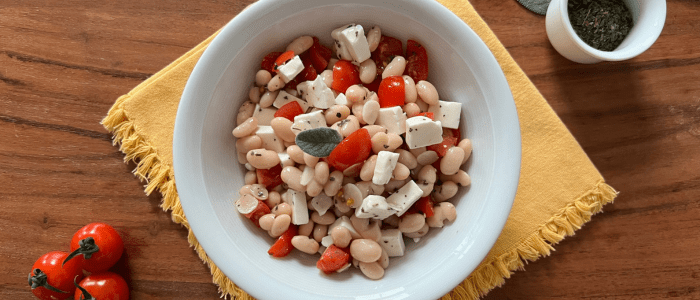 Rezept zum Kurzzeitfasten: Feta-Bohnensalat nur 200 kcal